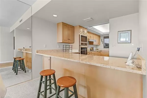 Fort Myers, FL 33919,5260 S Landings DR #802