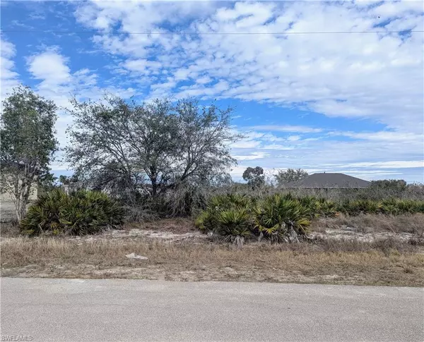 2612 70th ST W, Lehigh Acres, FL 33971