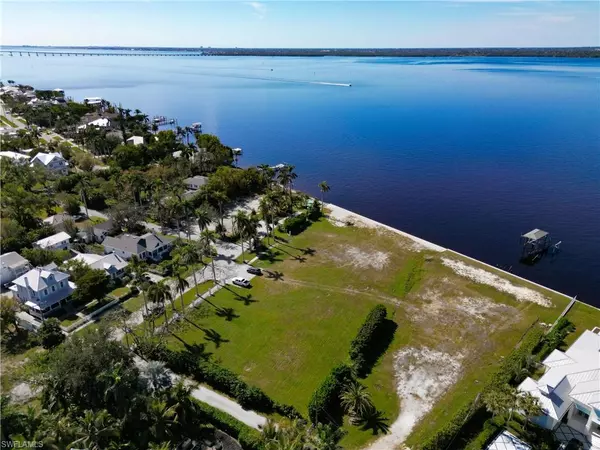 Fort Myers, FL 33901,1301 Poinciana AVE