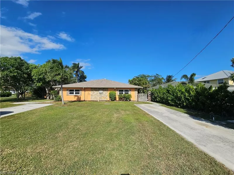 103 Tahiti ST, Naples, FL 34113