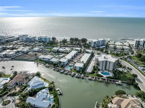 2100 Gulf Shore BLVD N #206, Naples, FL 34102