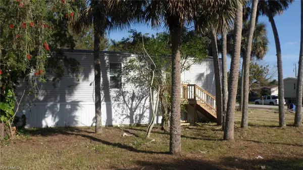 North Fort Myers, FL 33903,370 San Bernardino ST