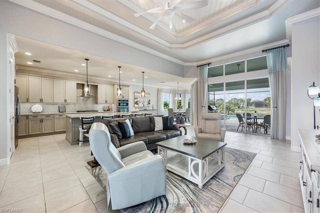 8941 Mustique LN, Naples, FL 34114