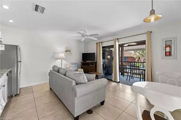 Sanibel, FL 33957,1811 Olde Middle Gulf DR #10