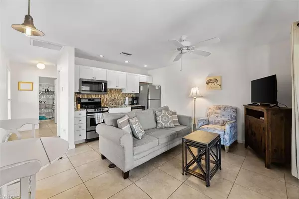 Sanibel, FL 33957,1811 Olde Middle Gulf DR #10