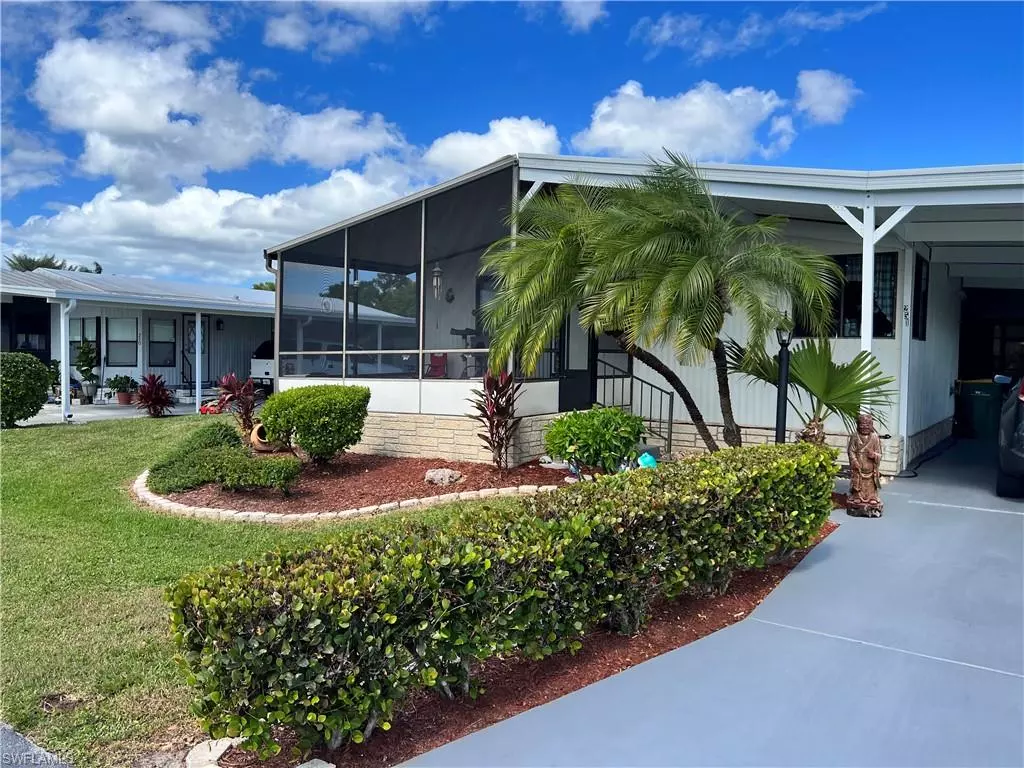 Naples, FL 34114,251 Loon LN #251