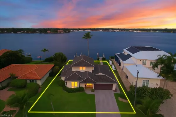 Naples, FL 34102,1535 Dolphin LN