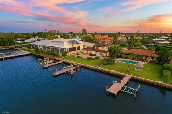 Naples, FL 34102,1535 Dolphin LN