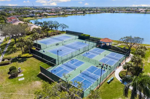 7762 Jewel LN #101, Naples, FL 34109