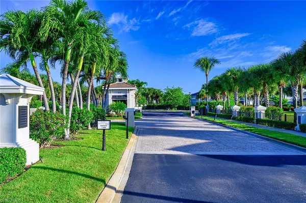 Naples, FL 34109,3058 Driftwood WAY #4408