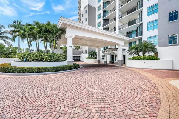 Naples, FL 34110,455 Cove Tower DR #703