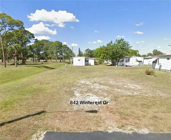 842 Winterest DR, North Fort Myers, FL 33917