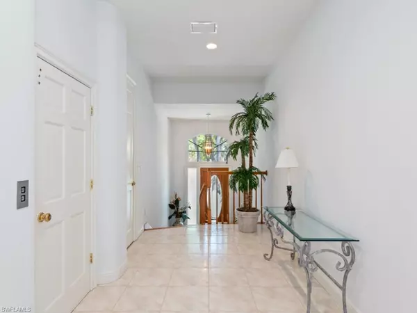 Naples, FL 34108,600 Via Mezner #1502