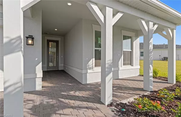 North Fort Myers, FL 33917,17333 Leaning Oak TRL
