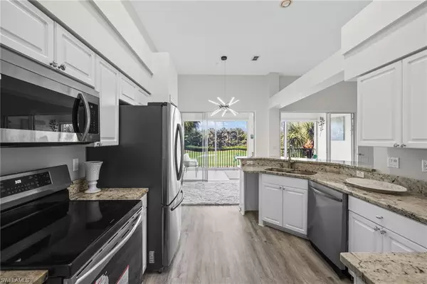 Naples, FL 34109,2150 Aberdeen LN #7-202