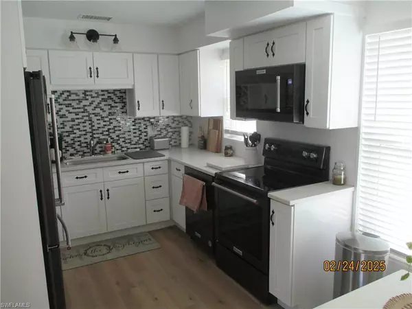 North Fort Myers, FL 33903,8111 Cleaves RD