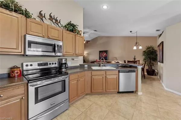 Fort Myers, FL 33913,10134 Colonial Country Club BLVD #905