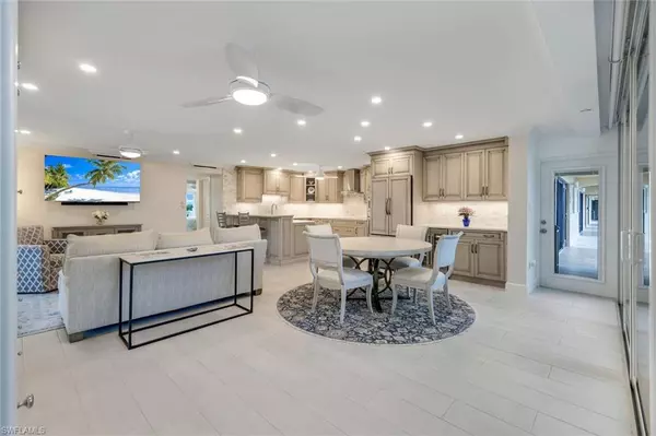 Naples, FL 34103,3450 Gulf Shore BLVD N #306
