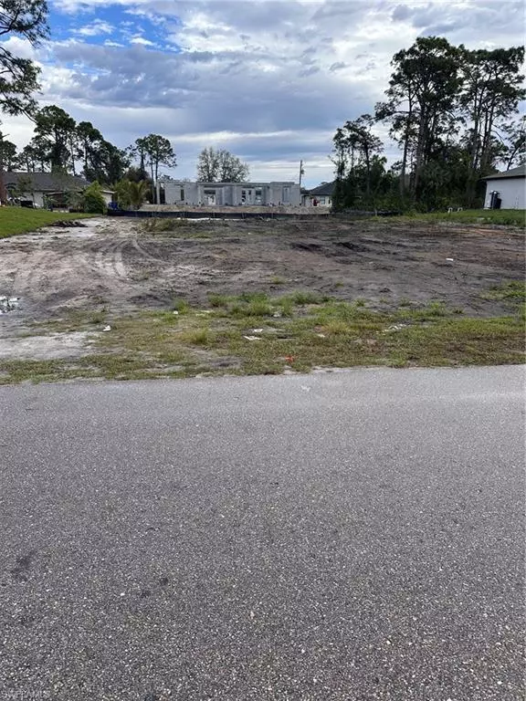 551-553 Meadow RD, Lehigh Acres, FL 33973