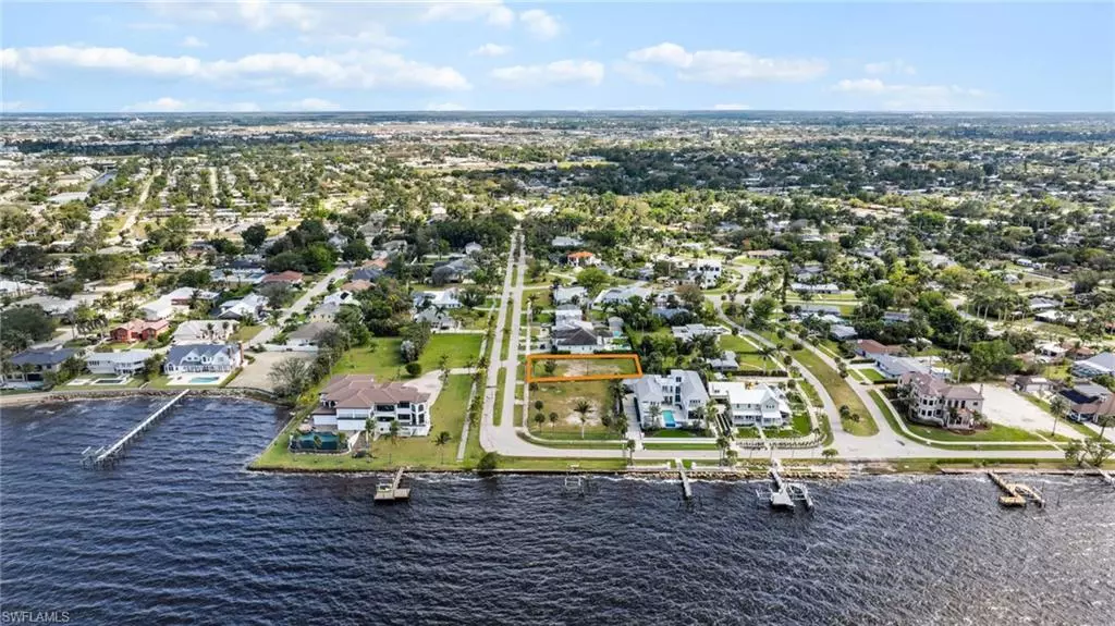 1212 Twin Palm DR, Fort Myers, FL 33919