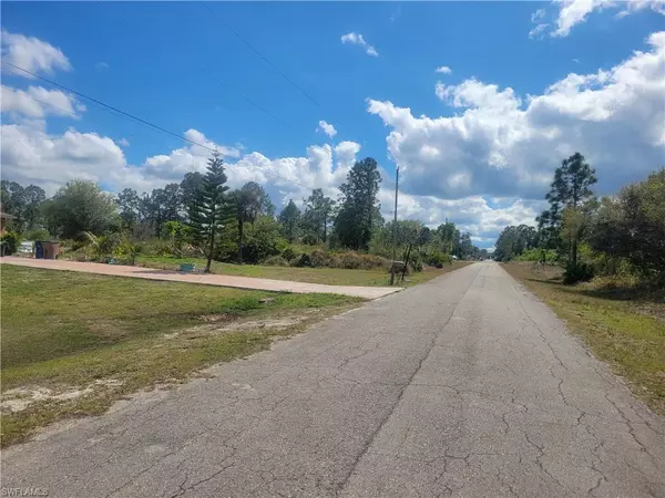 Lehigh Acres, FL 33972,1109 Cleveland AVE