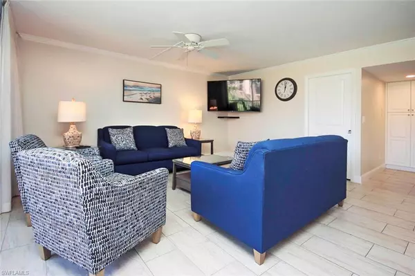 Sanibel, FL 33957,1401 Middle Gulf DR #O-201