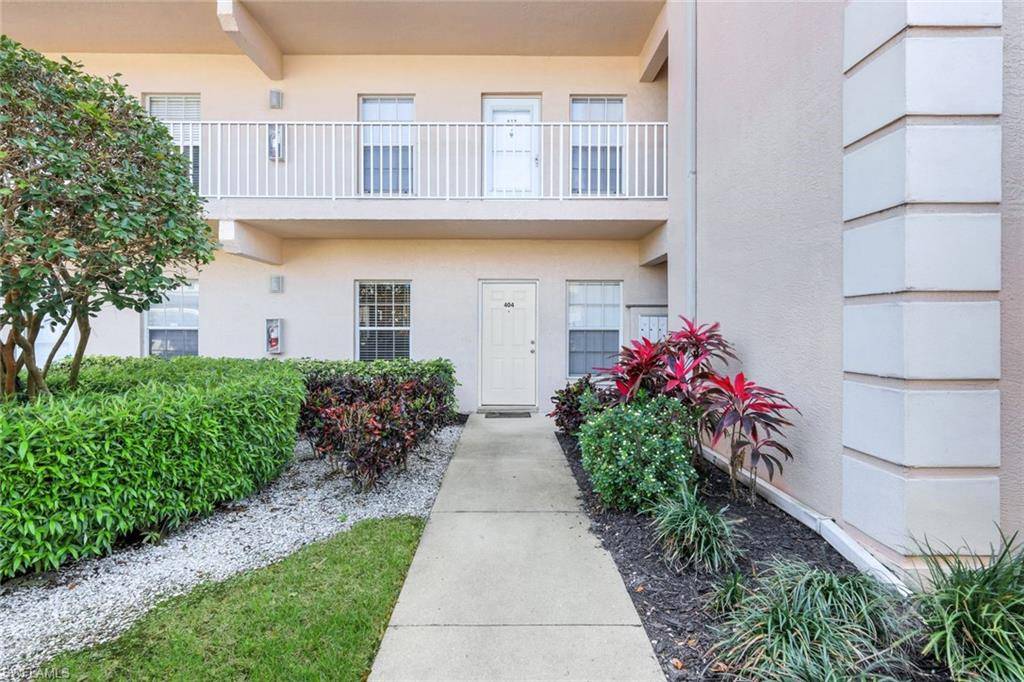 Naples, FL 34109,3250 Cypress Glen WAY #404