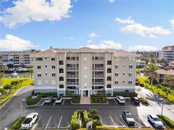 907 Panama CT #303, Marco Island, FL 34145