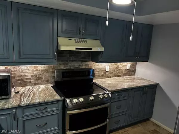 Naples, FL 34110,960 Palm View DR #111