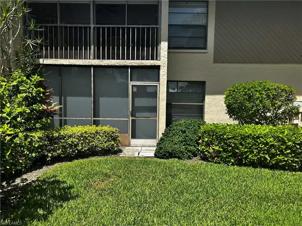 Naples, FL 34110,960 Palm View DR #111