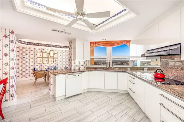 Naples, FL 34103,4021 Gulf Shore BLVD N #1605