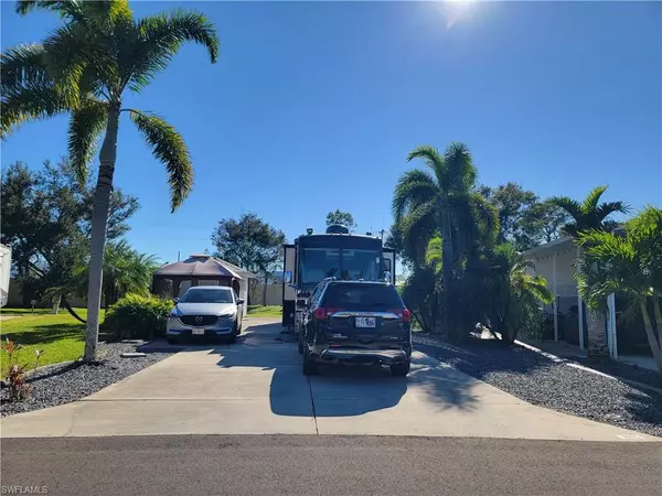 Fort Myers, FL 33905,5890 Maplewood Ct.