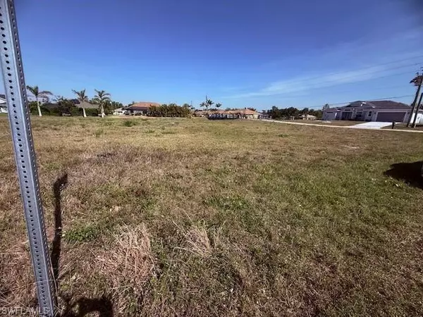 Rotonda West, FL 33947,300 Broadmoor LN