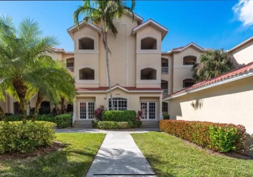 4650 Yacht Harbor DR #132, Naples, FL 34112