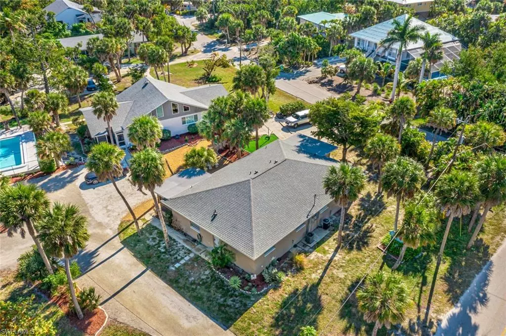 Sanibel, FL 33957,1220 Junonia ST #B2
