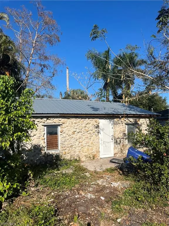 North Fort Myers, FL 33903,1113 3rd WAY