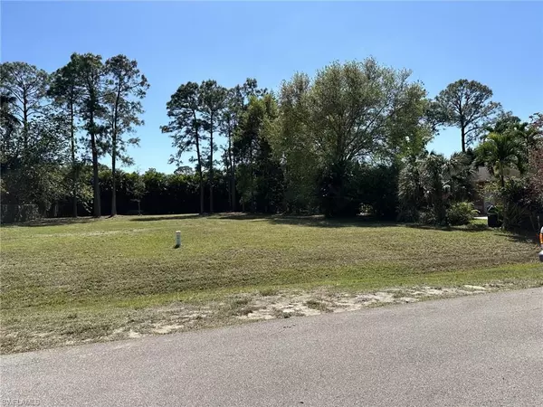 Naples, FL 34104,734 Pine Cone LN