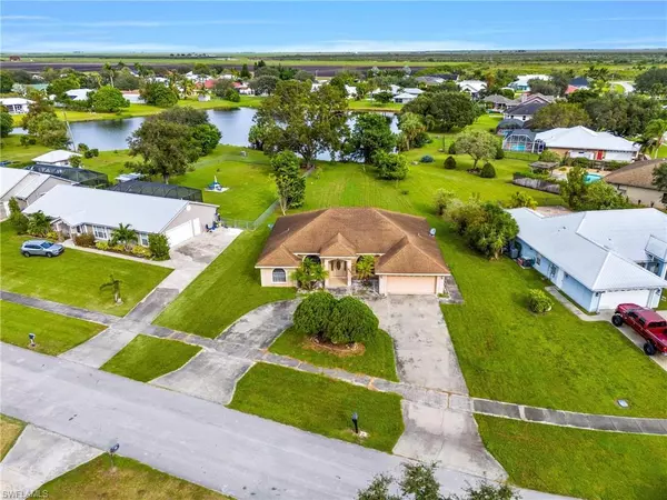 Clewiston, FL 33440,907 sawgrass ST