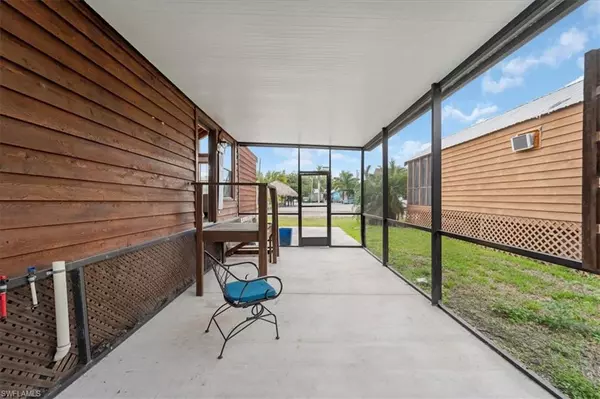 Everglades City, FL 34139,825 Copeland AVE S #5