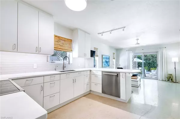 Naples, FL 34102,1212 10th AVE N