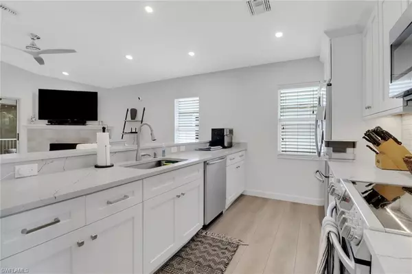 Naples, FL 34110,779 Park AVE