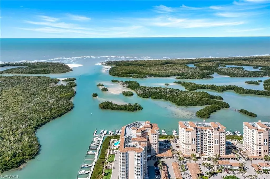 Naples, FL 34110,425 Dockside DR #604