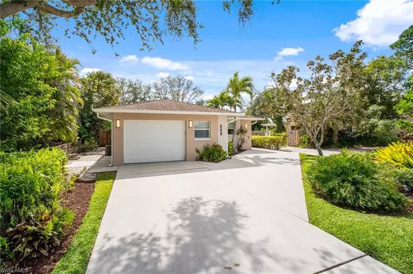 Naples, FL 34108,668 95th AVE N