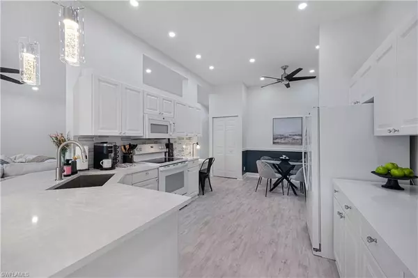 7632 Oleander Gate DR #202,  Naples,  FL 34109