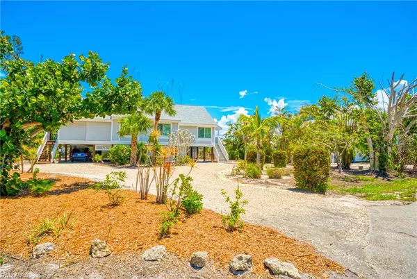 Sanibel, FL 33957,1446 Sandpiper CIR