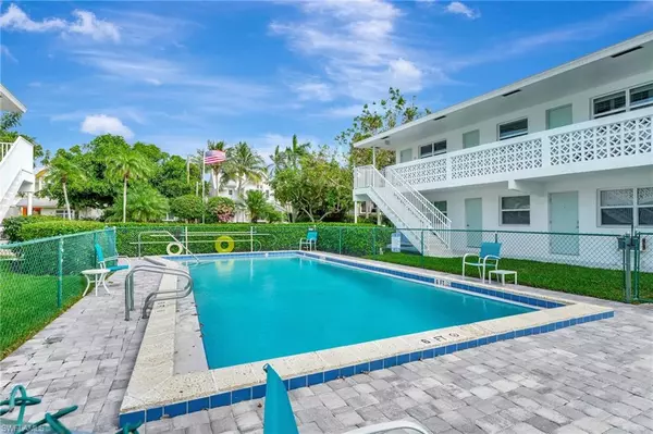 Naples, FL 34102,550 4th AVE S #9