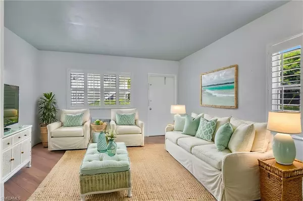 Naples, FL 34102,550 4th AVE S #9