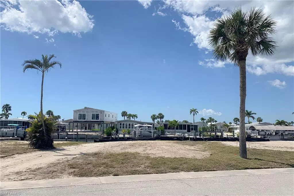 Fort Myers Beach, FL 33931,17810 Stevens BLVD