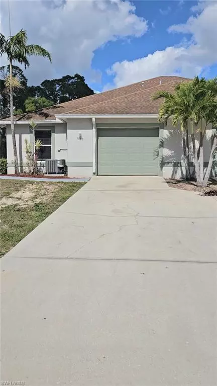 Lehigh Acres, FL 33973,5032 Locke LN