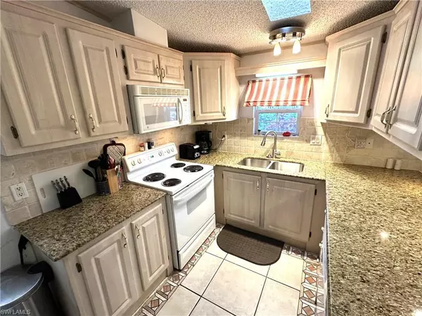 Naples, FL 34114,1105 Silver Lakes BLVD